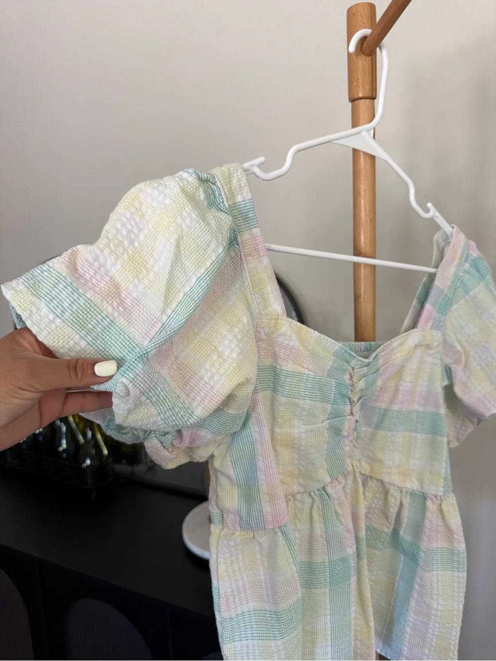 Old Navy Puff-Sleeve Smocked Seersucker Babydoll Swing Blouse Women’s Size M